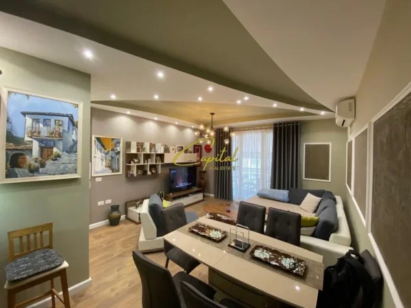 Tirane, jepet me qera apartament 2+1 Kati 6, 95 m² 550 € (YZBERISHT)