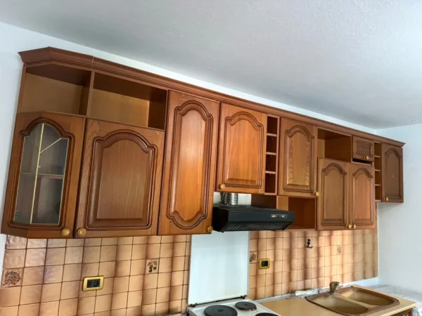 Tirane, Objekte të ndryshme shtëpiake