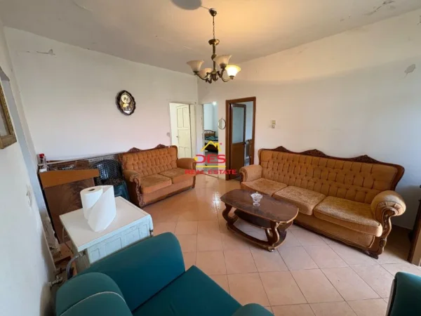 Vlore, shitet shtepi 3+1+Ballkon Kati 0, 92 m² 55.000 € (Kotë, Vlorë)