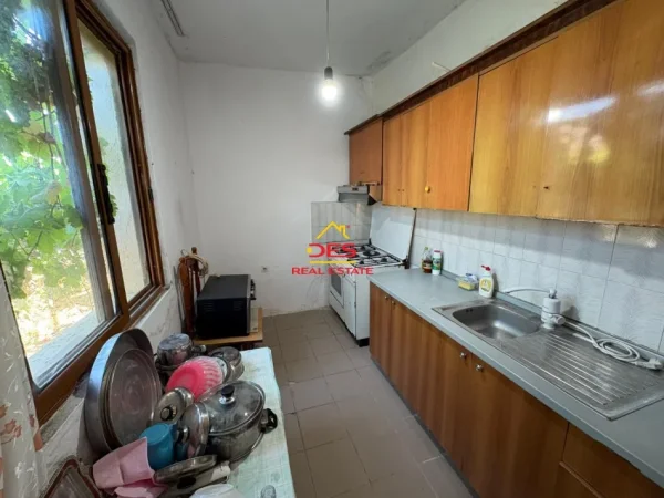 Vlore, shitet shtepi 3+1+Ballkon Kati 0, 92 m² 55.000 € (Kotë, Vlorë)