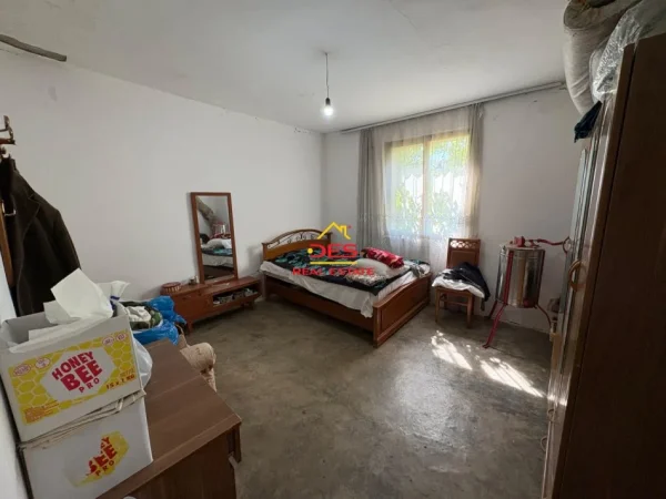 Vlore, shitet shtepi 3+1+Ballkon Kati 0, 92 m² 55.000 € (Kotë, Vlorë)