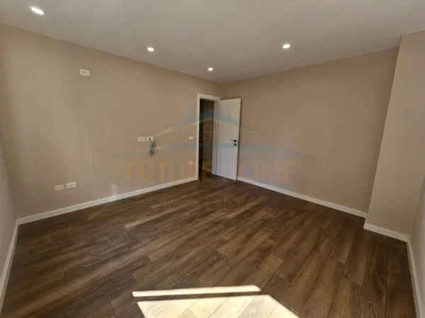 Durres, shitet apartament 2+1+Ballkon Kati 2, 110 m² 160.000 € 