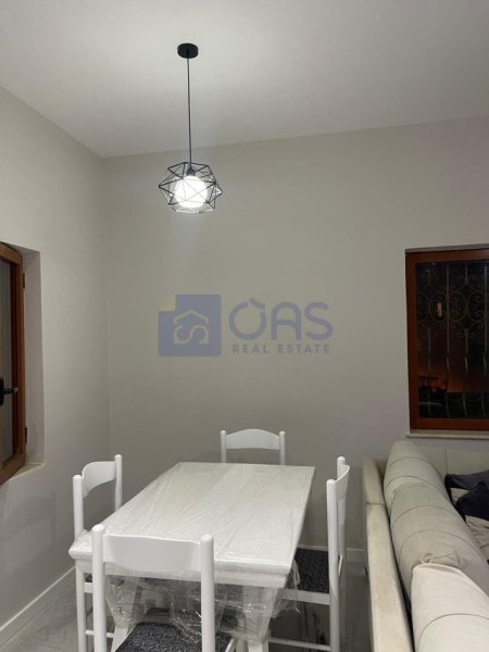 Tirane, jepet me qera apartament 1+1 Kati 3, 70 m² 500 € (Rruga Siri Kodra, blloku i magazinave)