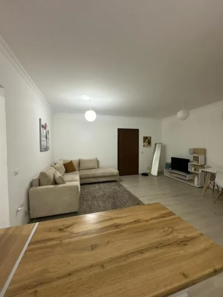 Tirane, jepet me qera apartament 1+1 Kati 1, 60 m² 470 € (Kopeshti Botanik,siper Xhamise)