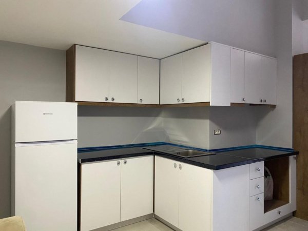 Tirane, jepet me qera apartament 1+1 Kati 1, (Ne fund te rruges Jordan Misja)