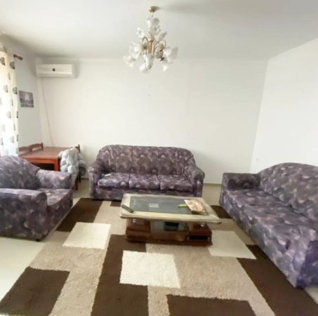 Tirane, jepet me qera apartament 2+1 Kati 4, 90 m² 400 € (JEPET ME QERA SUPER APARTAMENTI 2+1 NE KINOSTUDIO TEK UET)