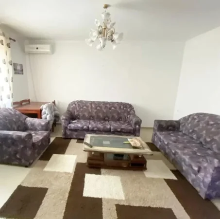 Tirane, jepet me qera apartament 2+1 Kati 4, 90 m² 400 € (JEPET ME QERA SUPER APARTAMENTI 2+1 NE KINOSTUDIO TEK UET)