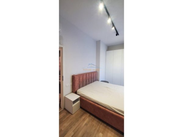 Tirane, jepet me qera apartament 1+1 Kati 8, 66 m² 400 € 