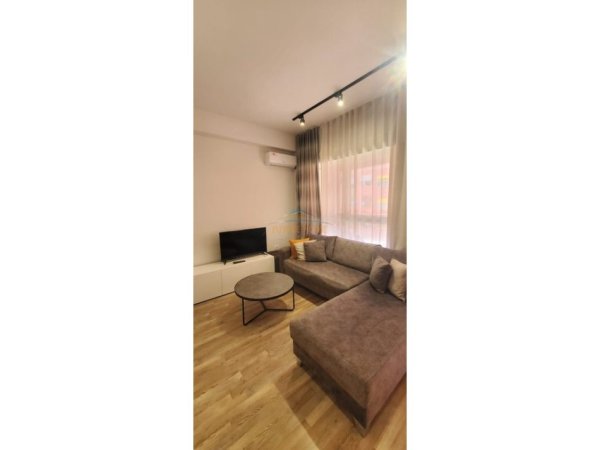 Tirane, jepet me qera apartament 1+1 Kati 8, 66 m² 400 € 