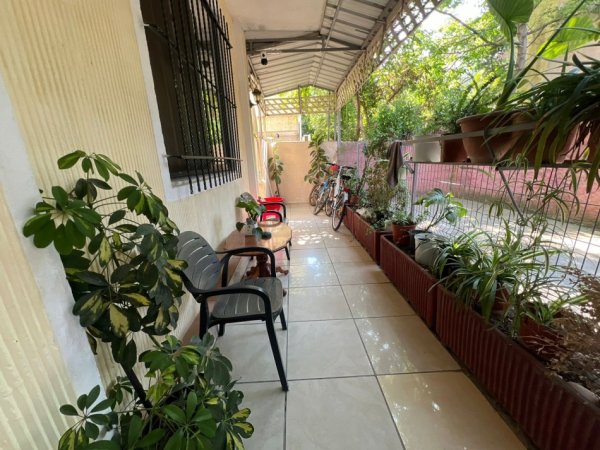 Tirane, jepet me qera apartament 2+1 Kati 1, 95 m² 500 € 