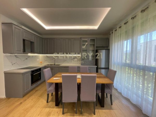 Tirane, jepet me qera apartament 2+1 Kati 2, 116 m² 1.000 € (Rruga Mustafa Xhabrahimi)