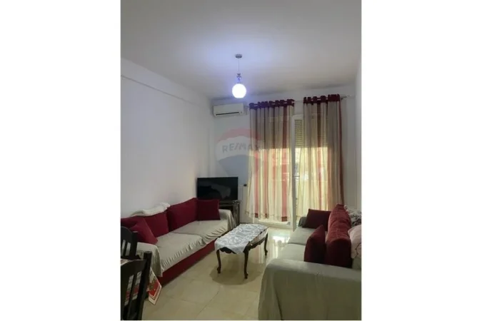 Tirane, jepet me qera apartament 1+1 Kati 2, 65 m² 500 € (Rruga Don Bosko)
