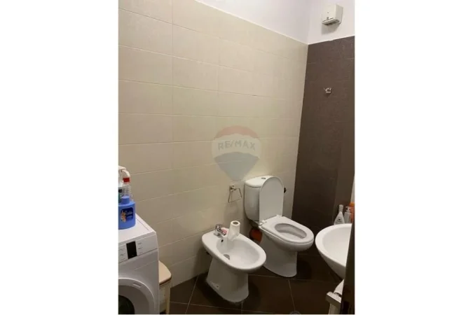 Tirane, jepet me qera apartament 1+1 Kati 2, 65 m² 500 € (Rruga Don Bosko)