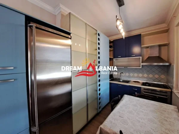 Tirane, jepet me qera apartament 1+1 , 70 m² 550 € 