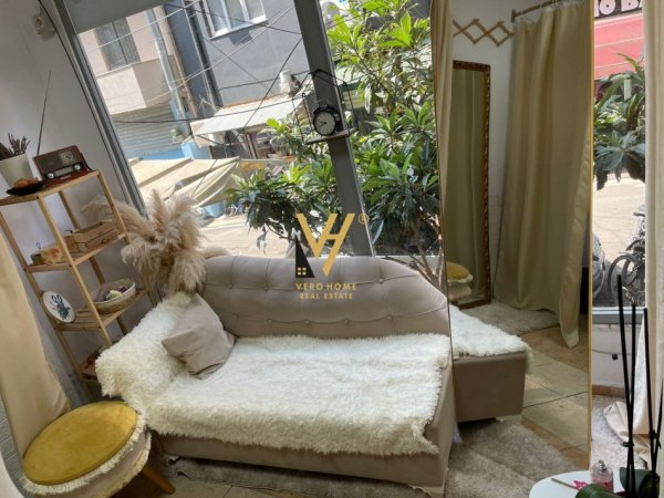 Tirane, shitet biznesi atelie Kati 0, 37 m² 3.000 Euro (BRRYLI)
