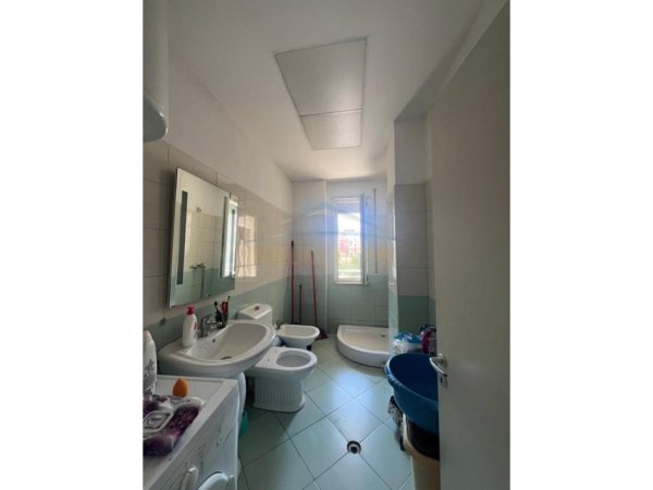 Tirane, jepet me qera apartament 2+1 Kati 2, 87 m² 410 € (Fresk)