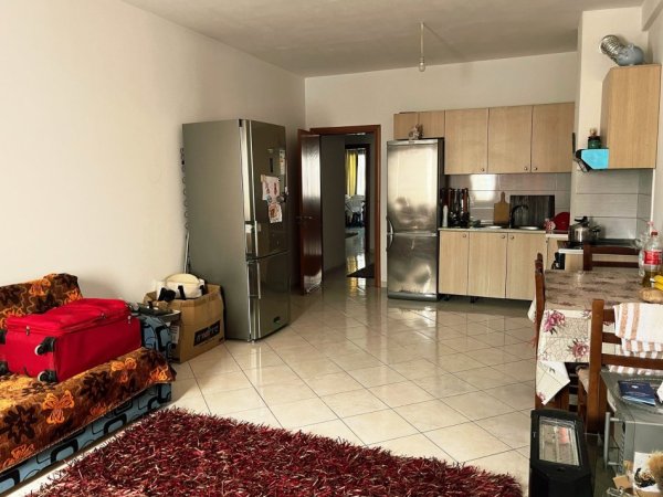 JEPET ME QIRA : Apartament 2+1+ 2/Kompleksi MOLLA/ASTIR