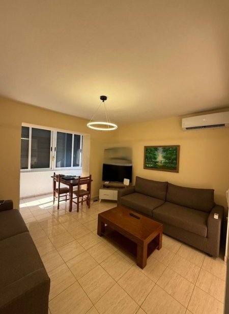 Tirane, jepet me qera apartament 1+1+Aneks+Ballkon Kati 2, 65 m² 520 € 
