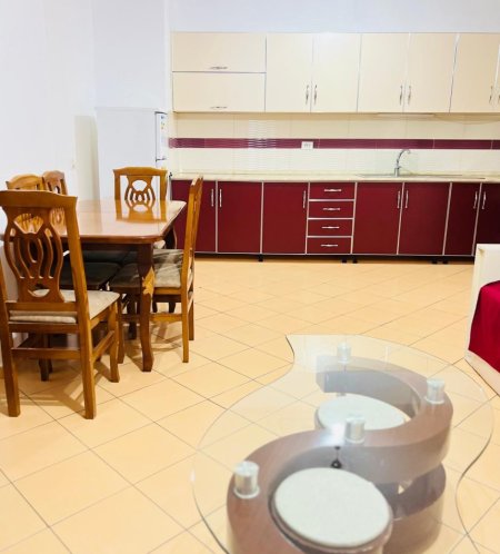 Tirane, jepet me qera apartament 2+1+Ballkon Kati 2, 95 m² 750 € (Zogu i Zi)