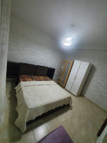 Tirane, jepet me qera Vile 1+1+Ballkon Kati 2, 60 m² 450 € (Rruga Hasan Vogli)