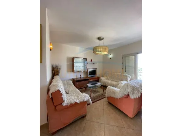 Durres, jepet me qera apartament 2+1 Kati 11, 175 m² 500 € 