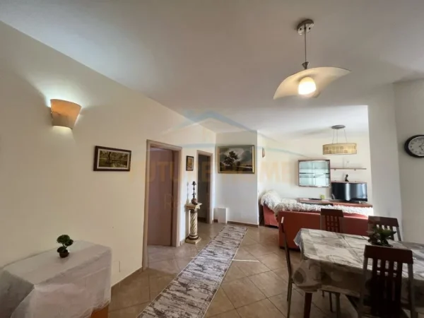 Durres, jepet me qera apartament 2+1 Kati 11, 175 m² 500 € 