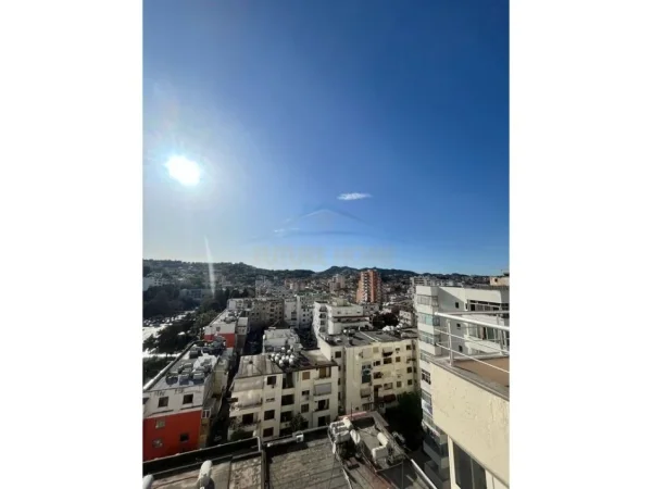 Durres, jepet me qera apartament 2+1 Kati 11, 175 m² 500 € 