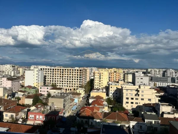 Durres, jepet me qera apartament 2+1 Kati 11, 175 m² 500 € 