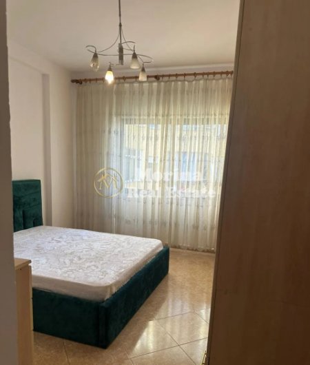 Tirane, jepet me qera apartament 2+1 Kati 4, 107 m² 750 € (Komuna e Parisit)