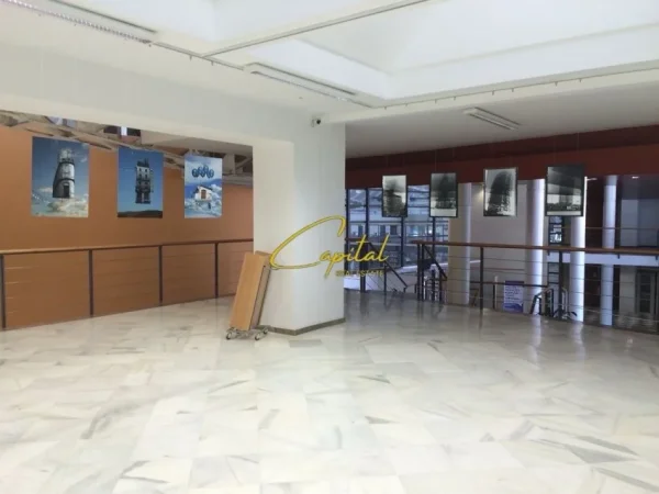 Tirane, jepet me qera ambjent biznesi Kati 1, 50 m² 400 € (ASTIR)