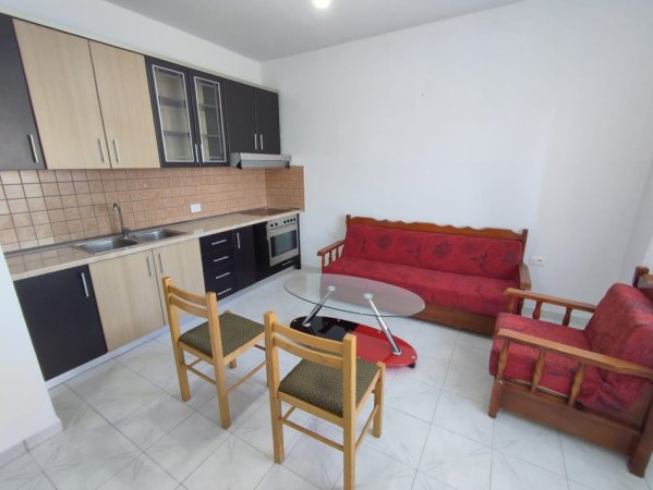Tirane, jepet me qera apartament 1+1 Kati 1, 350 € 