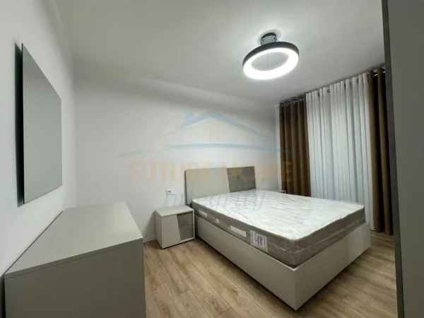 Shitet, Apartament 1+1, Rruga e Dibrës, Tiranë.