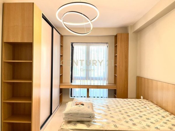 Tirane, jepet me qera apartament 1+1 Kati 2, 85 m² 900 € (Myslym Shyr)