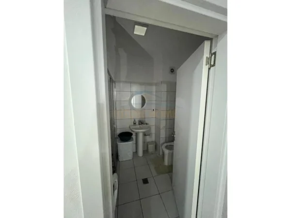 Durres, jepet me qera apartament 2+1 Kati 3, 100 m² 450 € 