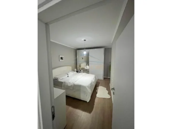 Durres, jepet me qera apartament 2+1 Kati 3, 100 m² 450 € 