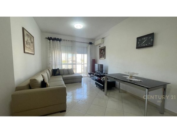 Tirane, jepet me qera apartament 2+1 Kati 3, 120 m² 600 € (Don Bosko)