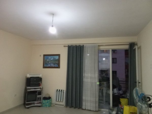 Tirane, jepet me qera apartament 2+1+Ballkon Kati 4, 96 m² 350 € (Yzberisht)