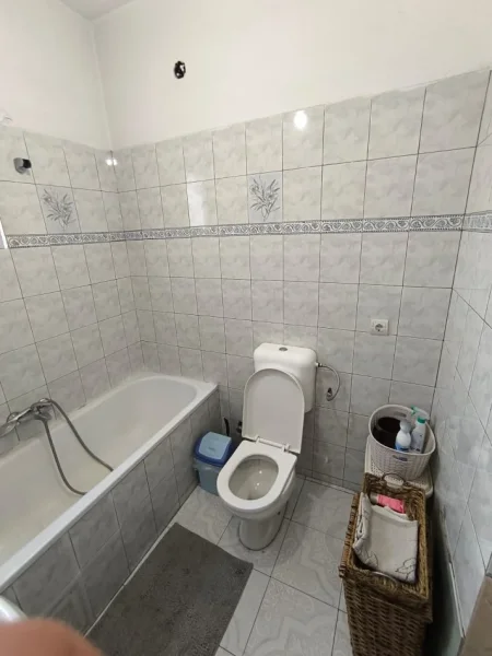 Tirane, jepet me qera shtepi 1+1 Kati 0, 60 m² 420 € (Don Bosko)