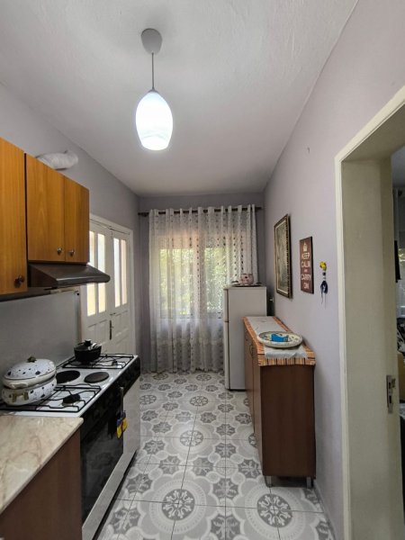 Tirane, jepet me qera shtepi 1+1 Kati 0, 60 m² 420 € (Don Bosko)