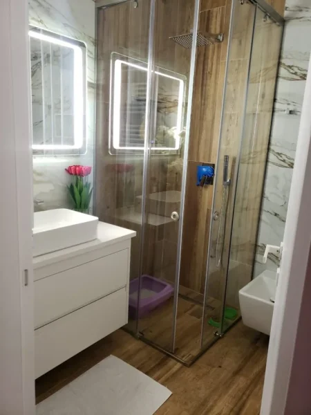 Tirane, shitet apartament 2+1+Ballkon Kati 1, 119 m² 250.000 € (Astir)