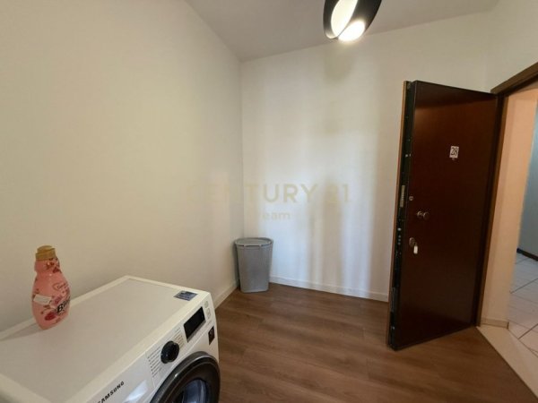Tirane, shitet apartament 1+1 Kati 7, 85 m² 175.000 € (pas Square21)