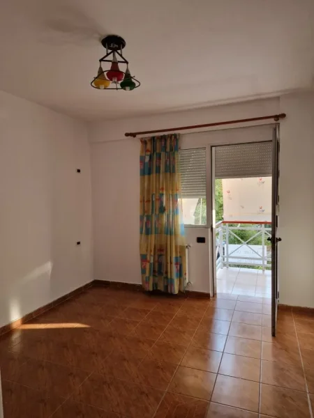 Tirane, jepet me qera zyre , 120 m² 1.300 € 