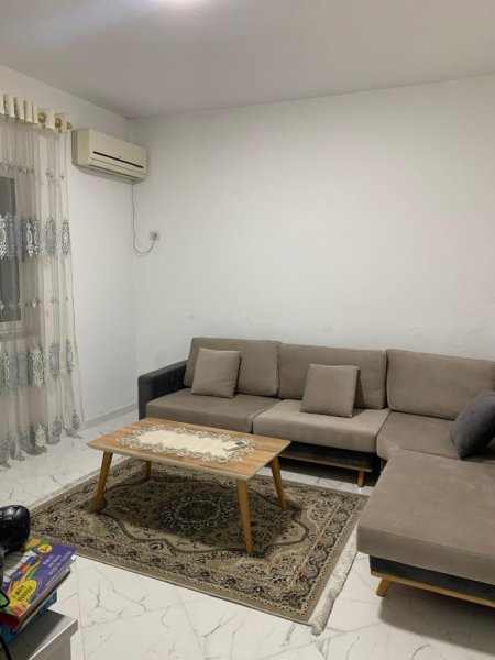 Tirane, jepet me qera shtepi 3+1+Ballkon , 140 m² 650 € (Selite)