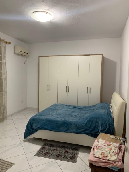 Tirane, jepet me qera shtepi 3+1+Ballkon , 140 m² 650 € (Selite)