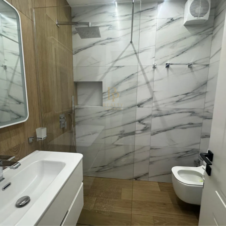 Tirane, jap me qera apartament 2+1 Kati 5, 120 m² 700 € (Bulevardi i Ri)