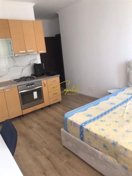 Tirane, jepet me qera apartament 1+1 Kati 9, 40 m² 300 € (ASTIR)