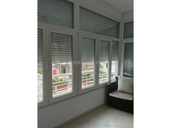 Tirane, jepet me qera apartament 2+1+Ballkon Kati 2, 101 m² 450 € (DREAM117969)