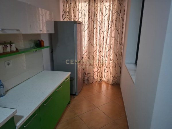 Tirane, jepet me qera apartament 2+1+Ballkon Kati 3, 126 m² 650 € (Sol117980)