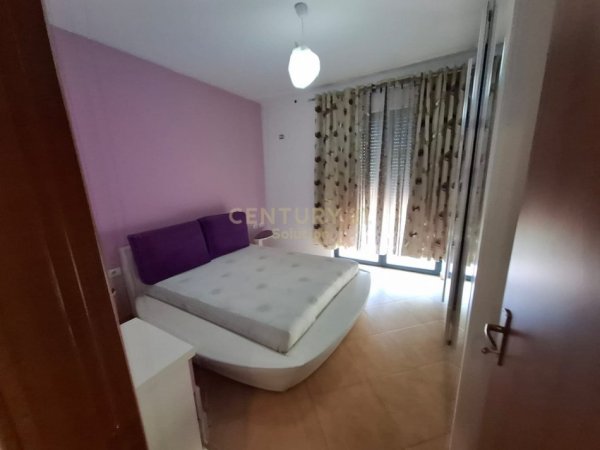 Tirane, jepet me qera apartament 2+1+Ballkon Kati 3, 126 m² 650 € (Sol117980)