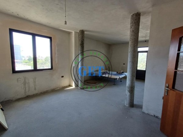 Durres, shitet shtepi Kati 3, 351 m² 130.000 € (Rruga Aleksander Goga)